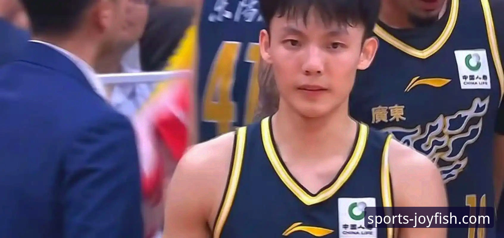 广东77-74逆转宁波最新动态：徐杰27分暴走，内线短板成隐患